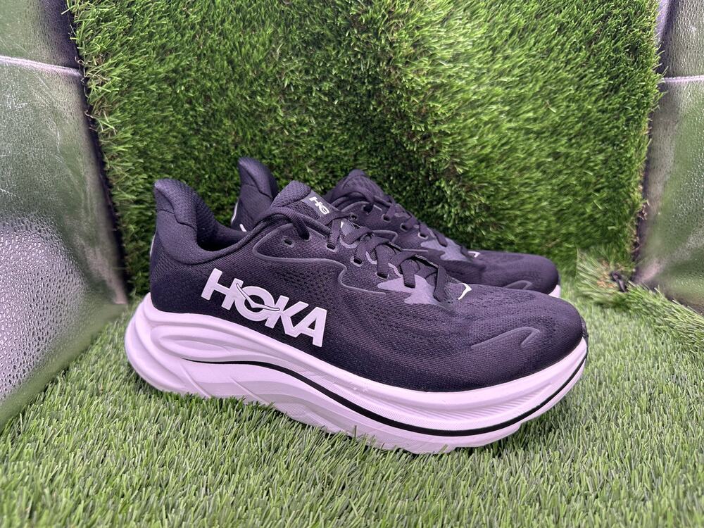 Hoka One One Clifton 10 1162032-BWHT Athletic Sneaker Men's 8.5 Black Jacquard